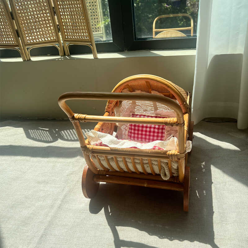 Poussette pour bébé en rotin t - Baby Nursery Plants avis et prix