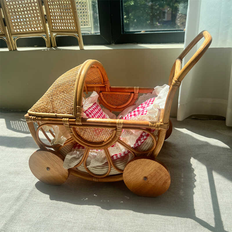Poussette pour bébé en rotin t - Baby Nursery Plants avis et prix