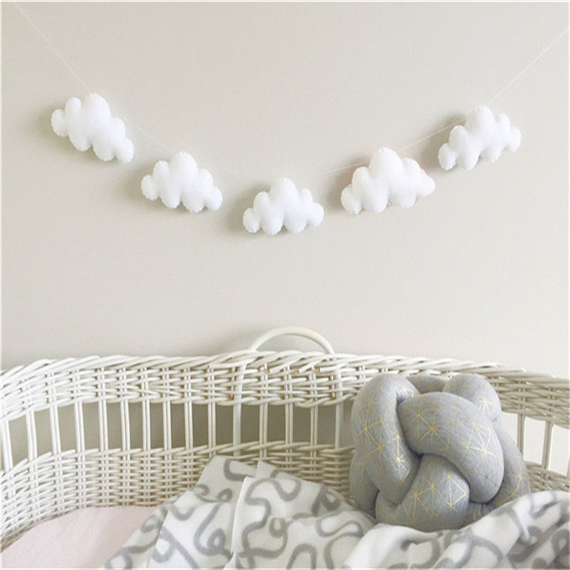 Guirlandes de nuages en feutre - Baby Nursery Fabric avis et prix